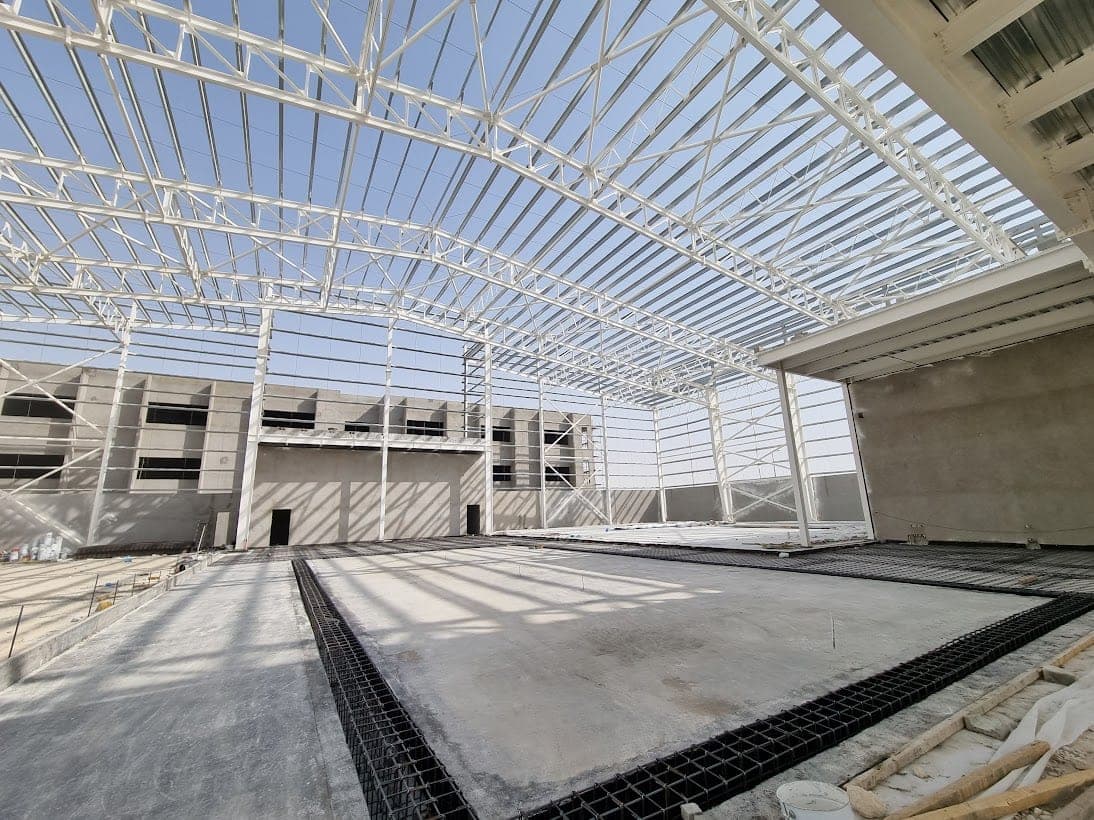 A multi-purpose sports hall on a 64-metre clear span — photograph 3